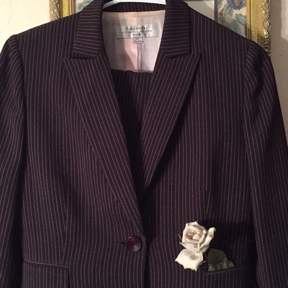 A TAHARI Suit !Sold